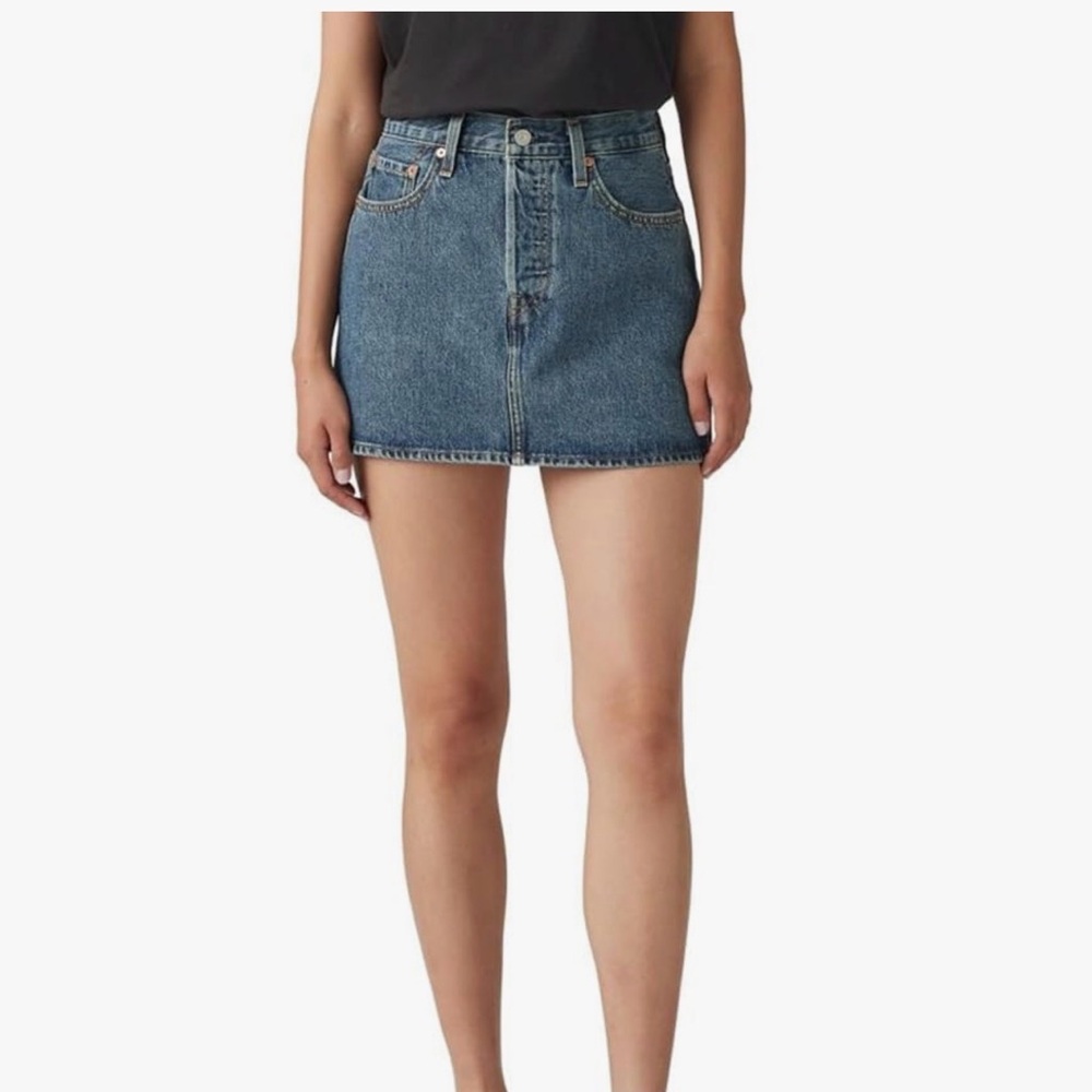 Levi's Denim Skirt ICON Stretch Worn Once EXC LIKE NEW CONDITION
